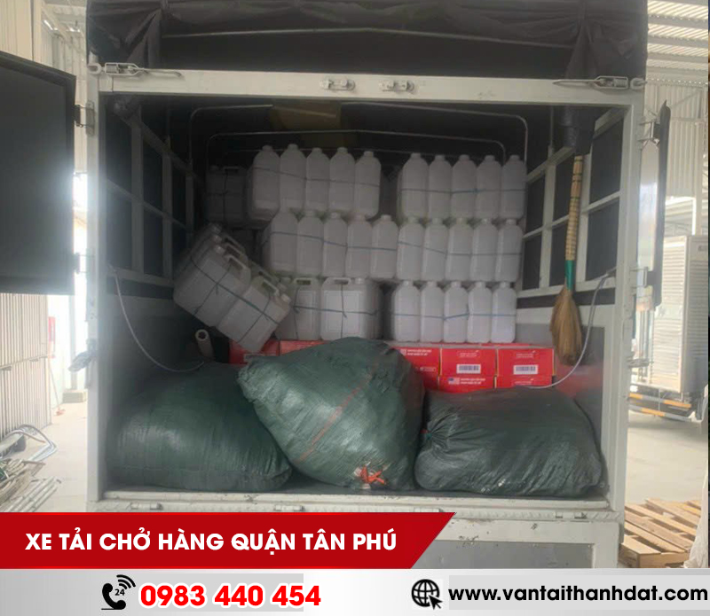xe-tai-cho-hang-quan-tan-phu